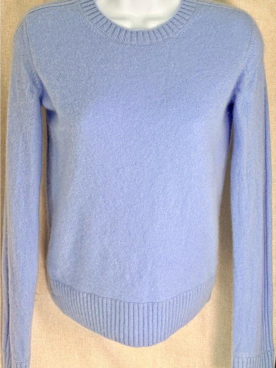 Vince Sweaters - 💙 Vince 100% Cashmere Baby Powder Blue Crewneck Sweater Size S (Mended)